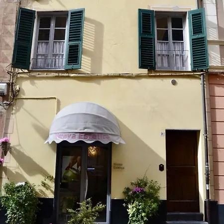 Ligure Nel Centro Storico * Finale Ligure